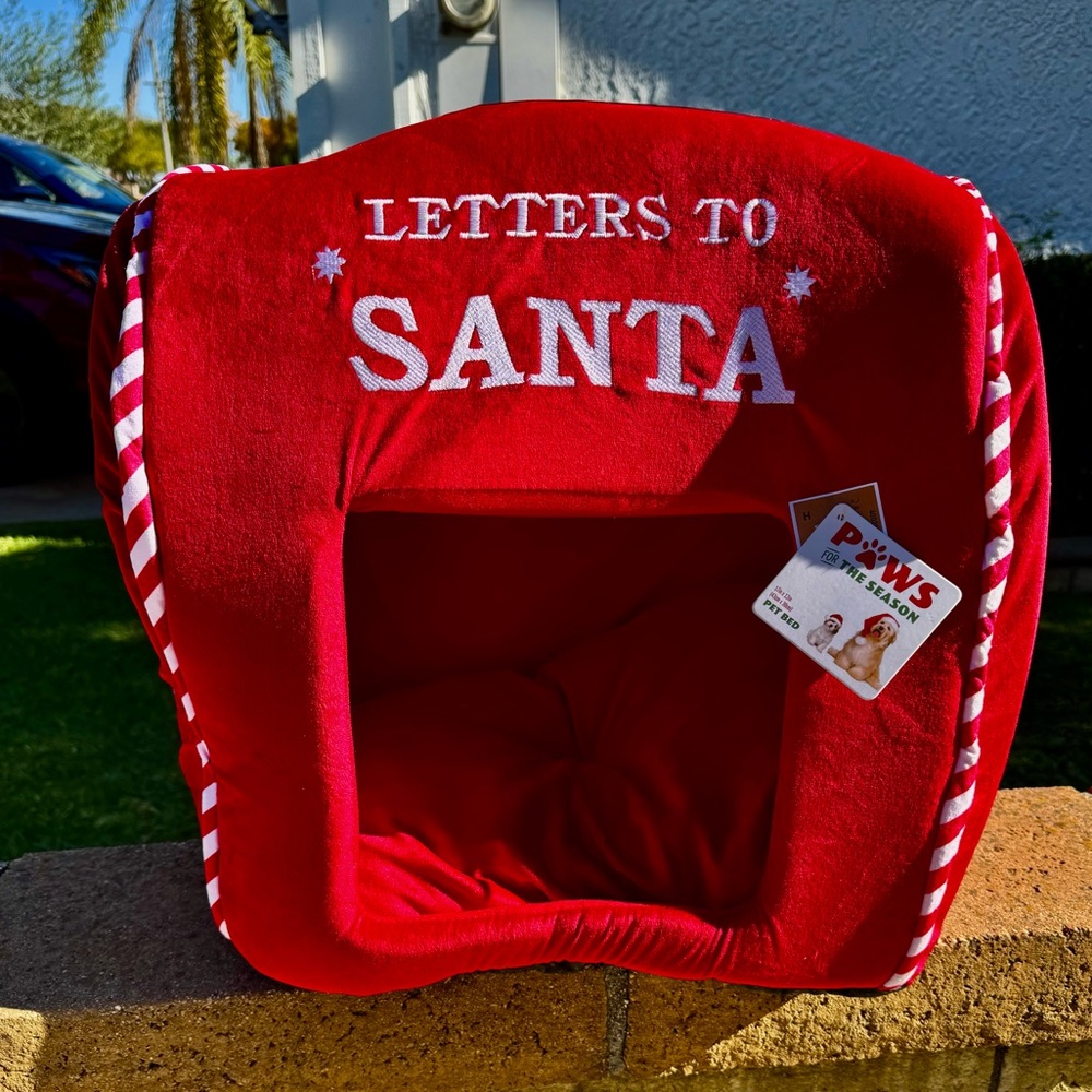 Red 'Letters to Santa' Mailbox Pet Bed